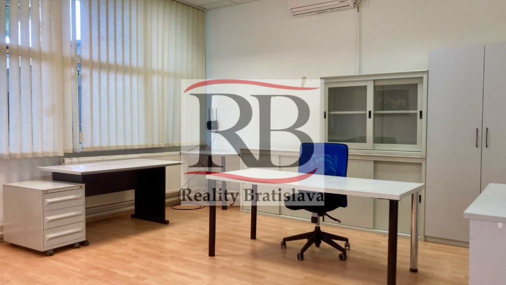 Zrekonštruované kancelárske priestory 35 m2 na prenájom - Bratislava V