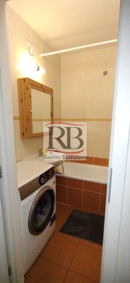 Svetlý zrekonštruovaný 3i byt v mestskej časti Lamač