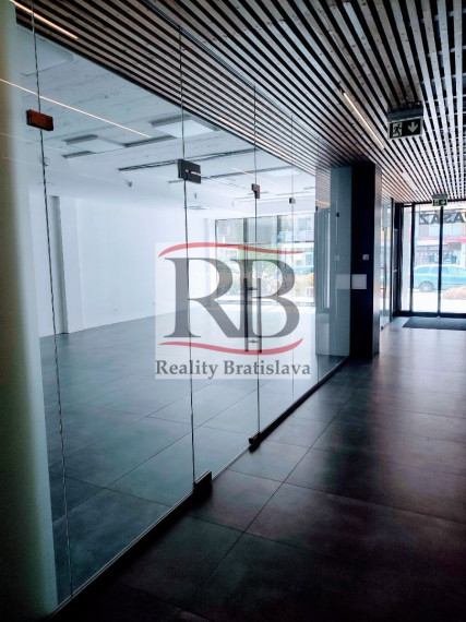 Na prenájom - Exkluzívne obchodné priestory na prenájom, ul.Záhorácka, Malacky