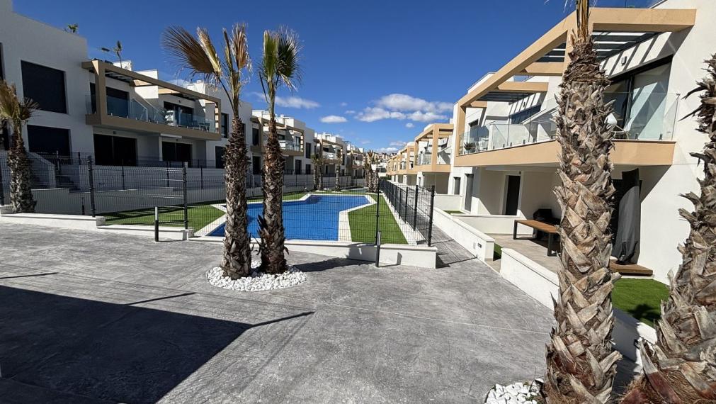 Dvoj a trojizbové apartmány v rezidenčnej oblasti Villamartin, Costa Blanca