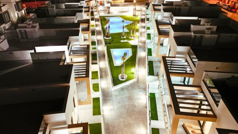 Dvoj a trojizbové apartmány v rezidenčnej oblasti Villamartin, Costa Blanca