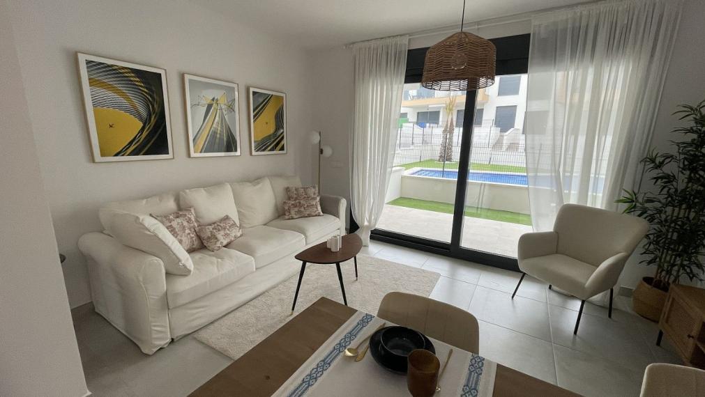 Dvoj a trojizbové apartmány v rezidenčnej oblasti Villamartin, Costa Blanca