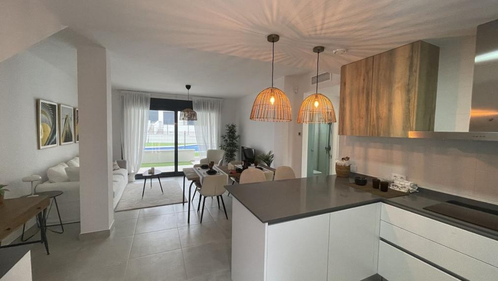 Dvoj a trojizbové apartmány v rezidenčnej oblasti Villamartin, Costa Blanca