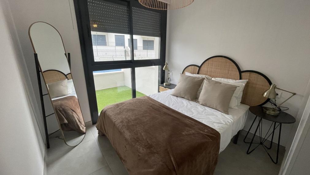 Dvoj a trojizbové apartmány v rezidenčnej oblasti Villamartin, Costa Blanca