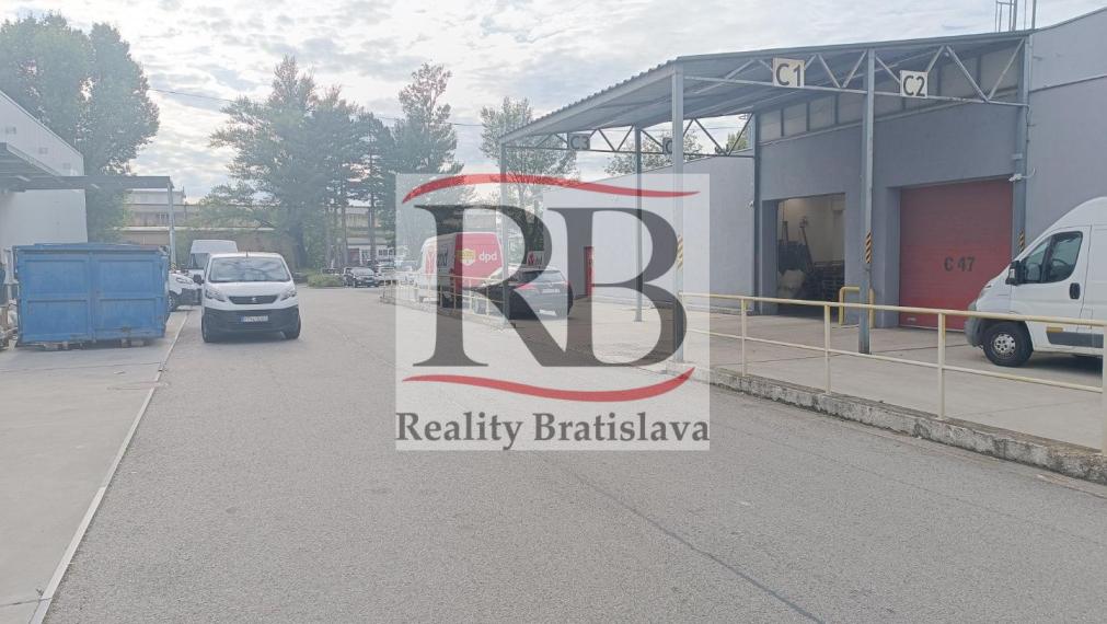 Skladový priestor v blízkosti letiska na prenájom