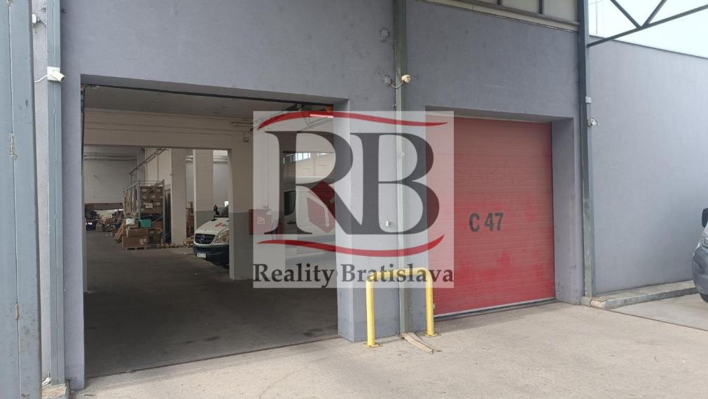 Skladový priestor v blízkosti letiska na prenájom