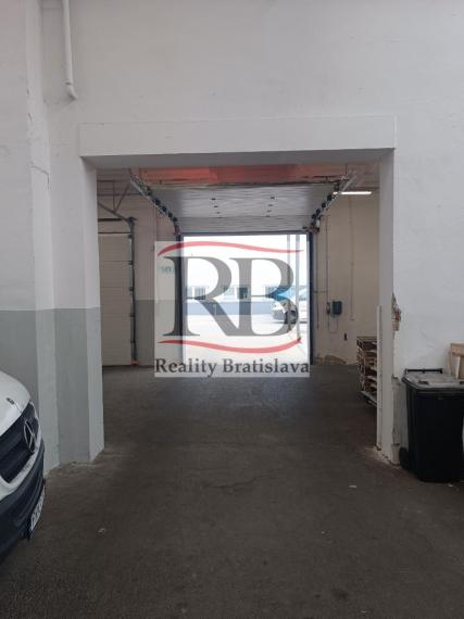 Skladový priestor v blízkosti letiska na prenájom