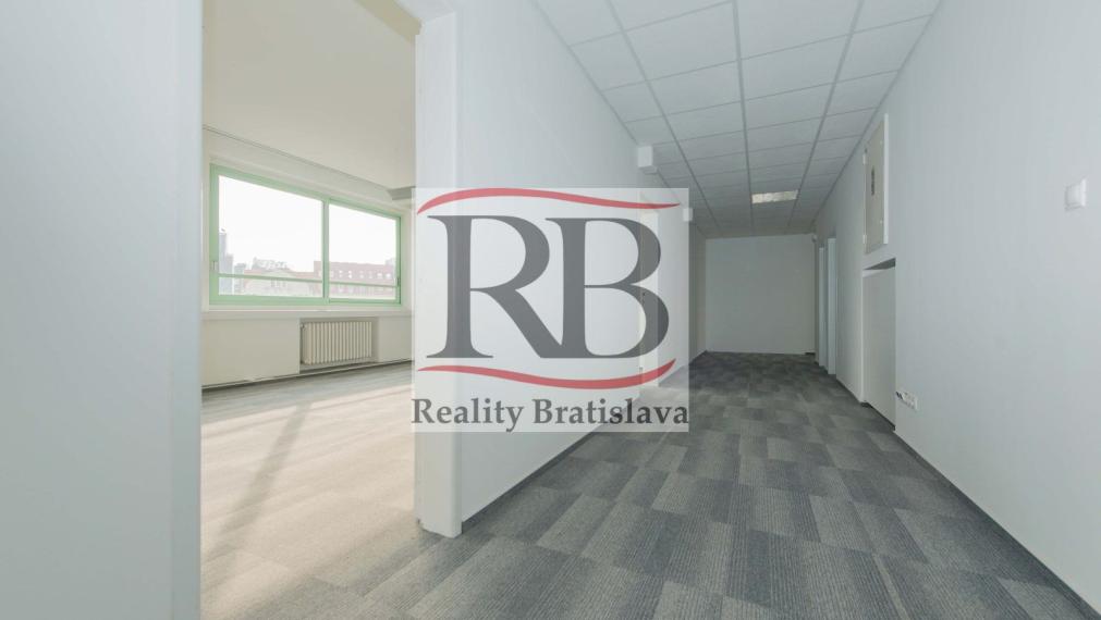 Kancelárske priestory na Námestí SNP, v blízkosti Kamenného Námestia, Bratislava I