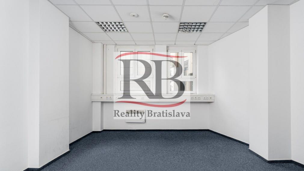 Kancelárske priestory v centre Starého Mesta, Štúrova ulica-Luxor