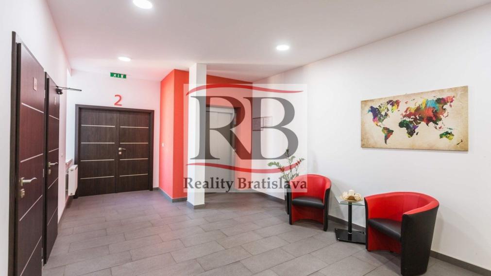 Kancelárske priestory v blízkosti diaľničného obchvatu, letiska a OC AVION TOP