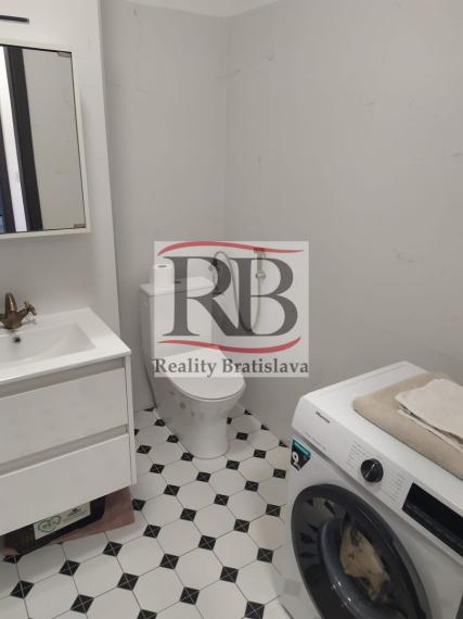 MIMORIADNA PONUKA !  2-izbový byt v novostavbe s parkovacím státím