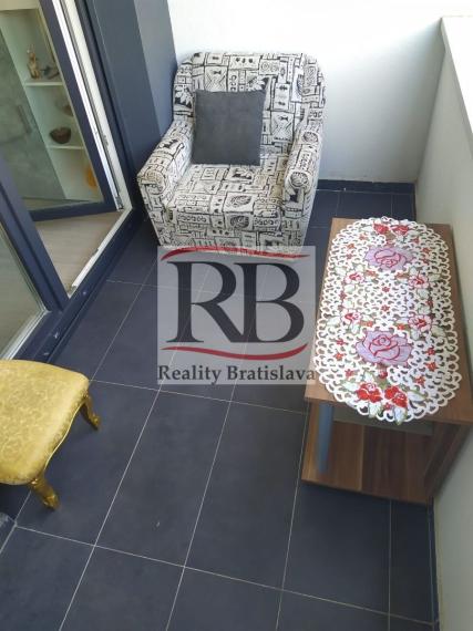 MIMORIADNA PONUKA !  2-izbový byt v novostavbe s parkovacím státím