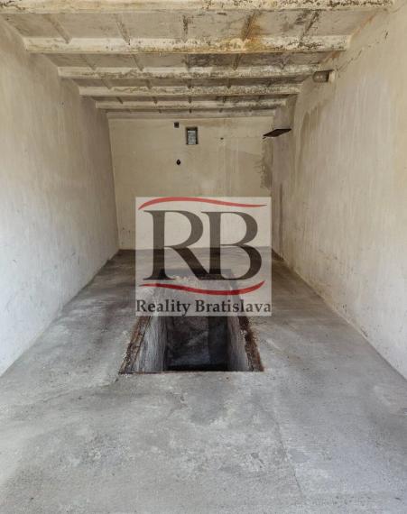 Garáž na predaj - ul. Astronomická, Bratislava II