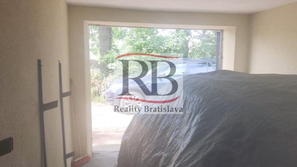 Garáž na predaj - ul. Opavská, Bratislava III