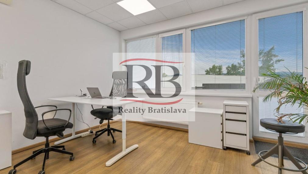 Administratívny objekt s parkovaním na prenájom, 200m2, Žabí Majer - Bratislava III