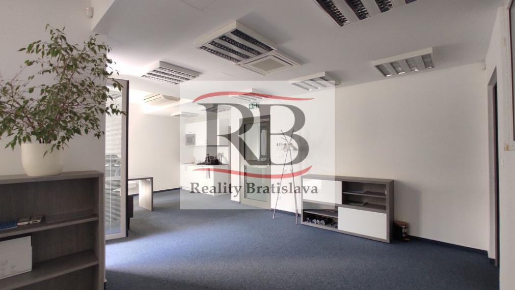 Kancelársky celok s balkónom a parkovaním, 77m2 , Panenská-Palisády, BA1