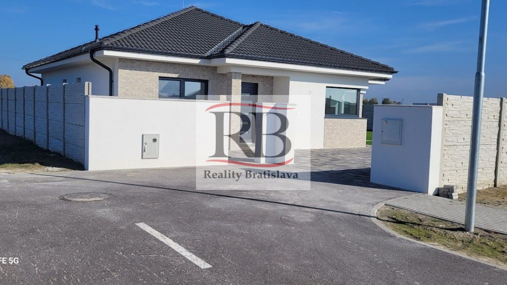 Nadštandardná novostavba 4 izbový bungalov hneď k nasťahovaniu