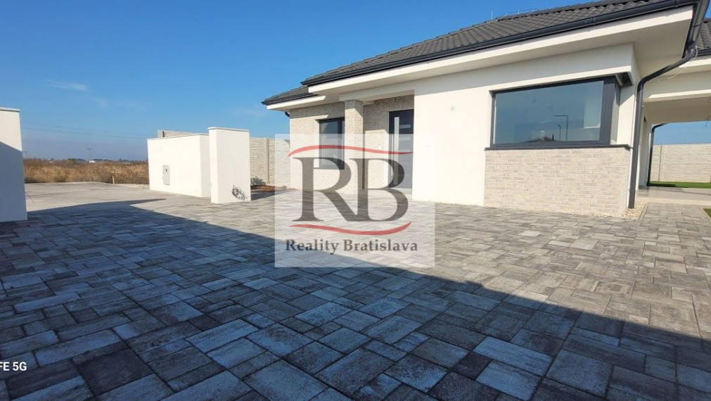 Nadštandardná novostavba 4 izbový bungalov hneď k nasťahovaniu