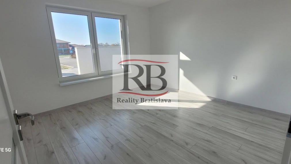 Nadštandardná novostavba 4 izbový bungalov hneď k nasťahovaniu