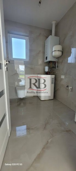 Nadštandardná novostavba 4 izbový bungalov hneď k nasťahovaniu