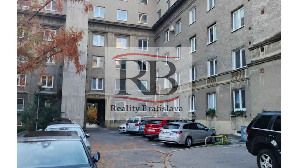 3 izbový byt na Miletičovej ulici na PREDAJ