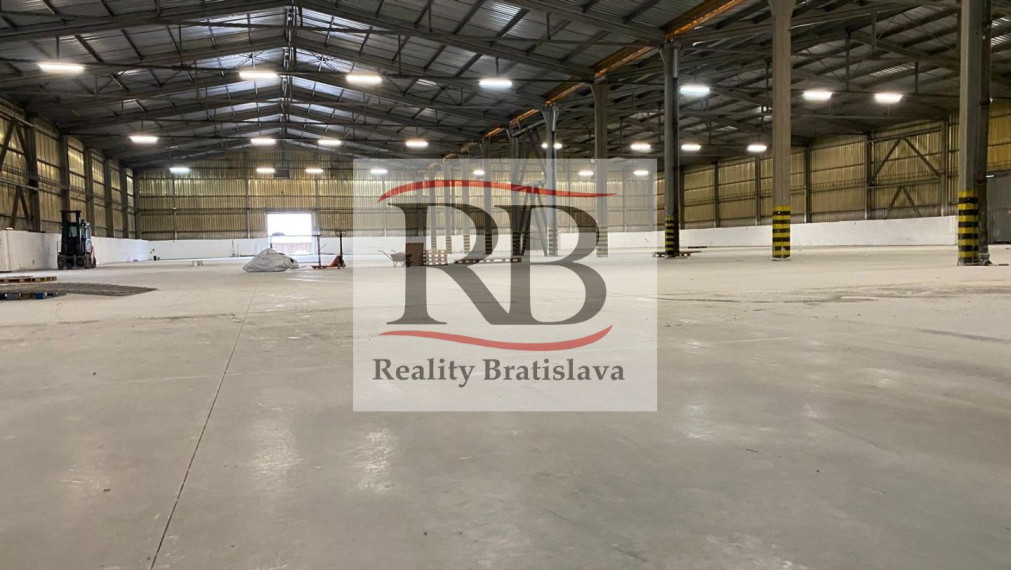 Skladová hala 3900 m2 na prenájom Trnava, Zavar