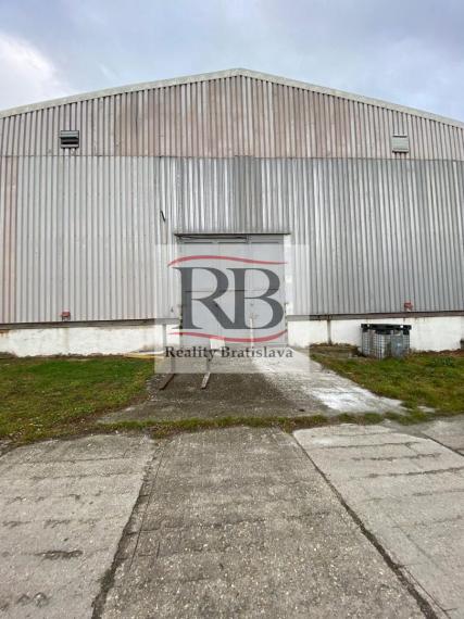 Skladová hala 3900 m2 na prenájom Trnava, Zavar