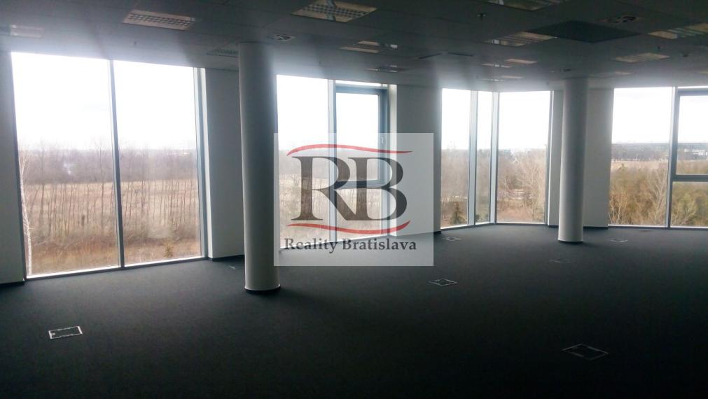 Kancelársky priestor v blízkosti letiska na prenájom