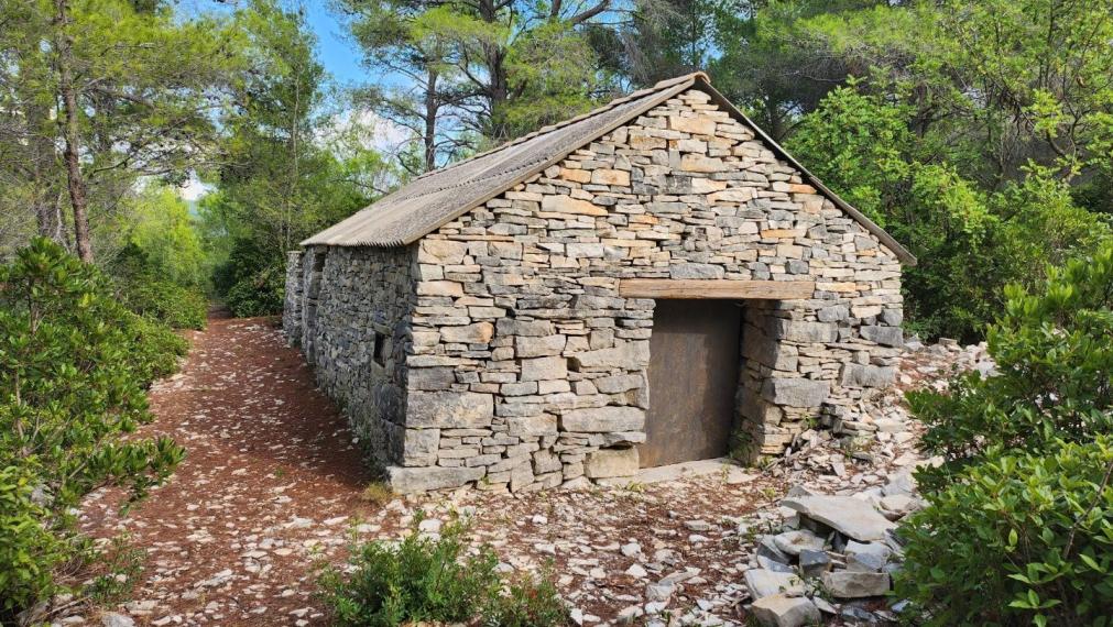 Pozemok s nehnuteľnosťou a výhľadom na more, Prigradica, ostrov Korčula