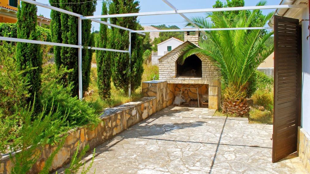 Pôvabný dom s dvomi terasami v srdci Visu, blízko pláže