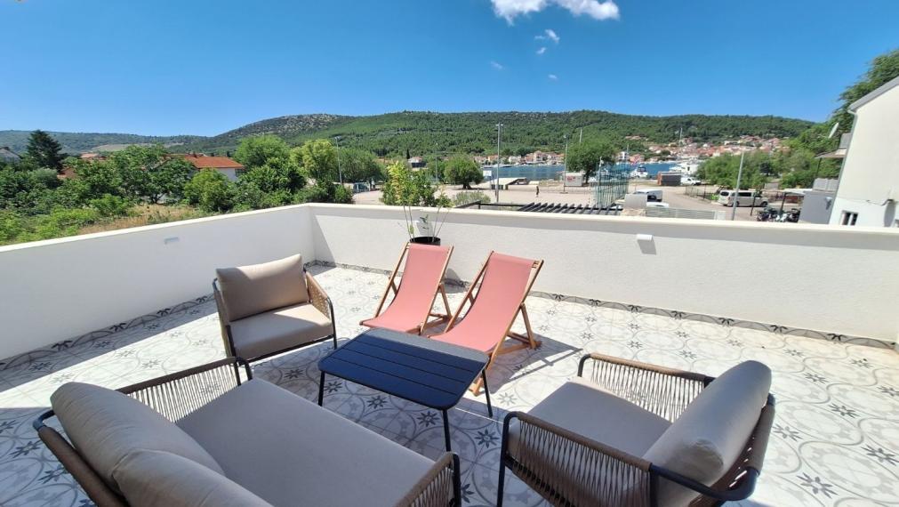 Vila s bazénom, 4 spálne, novostavba – oblasť Šibenik