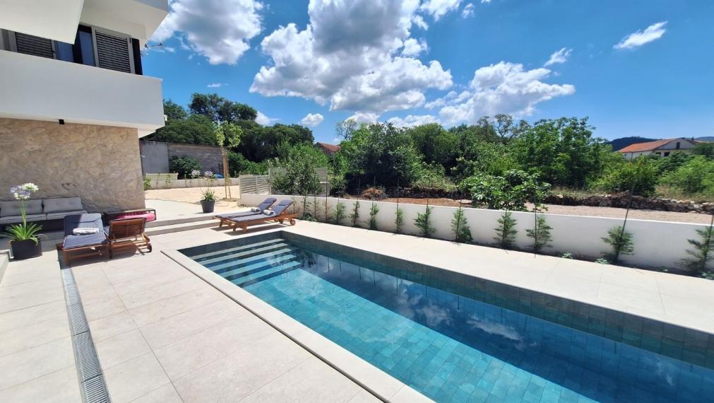 Vila s bazénom, 4 spálne, novostavba – oblasť Šibenik