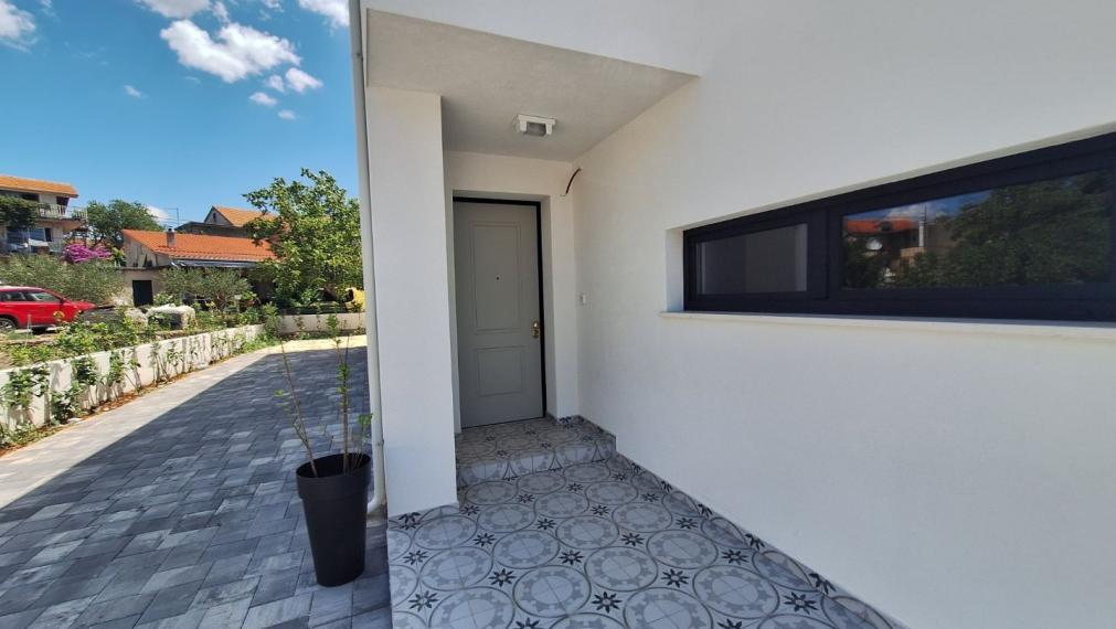 Vila s bazénom, 4 spálne, novostavba – oblasť Šibenik