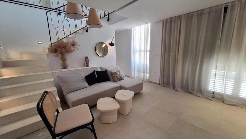 Vila s bazénom, 4 spálne, novostavba – oblasť Šibenik