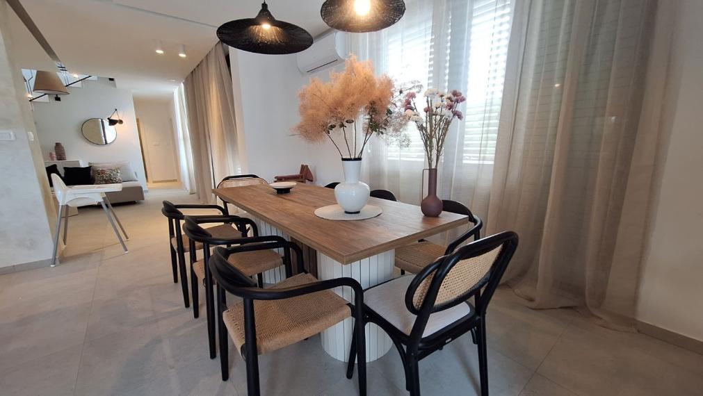 Vila s bazénom, 4 spálne, novostavba – oblasť Šibenik