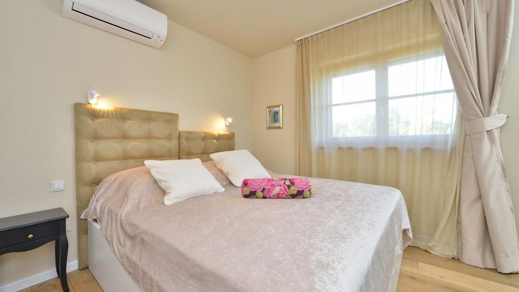 Dom s bazénom a záhradou, Martinska – Šibenik