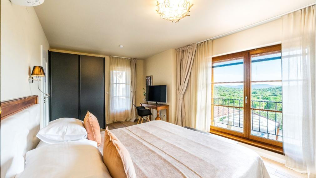 Dom s bazénom a záhradou, Martinska – Šibenik