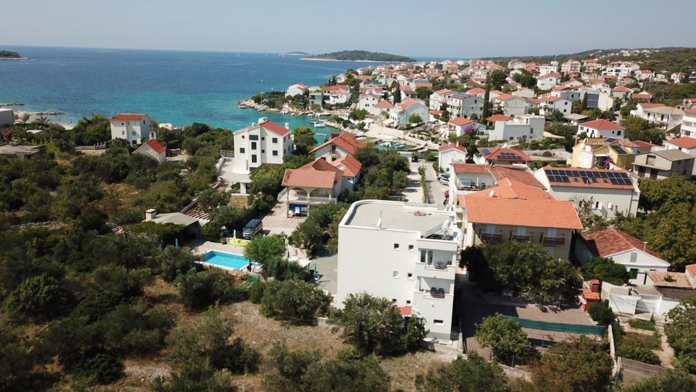 Dom v zátoke Lozica na predaj