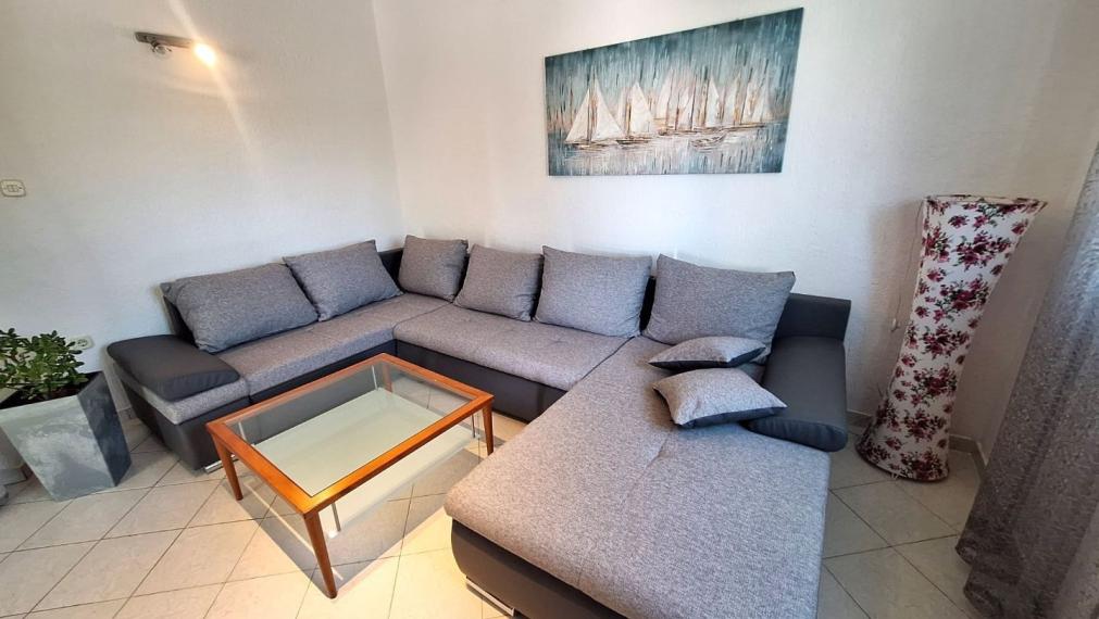 Dom v zátoke Lozica na predaj