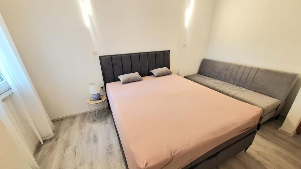 Dom v zátoke Lozica na predaj