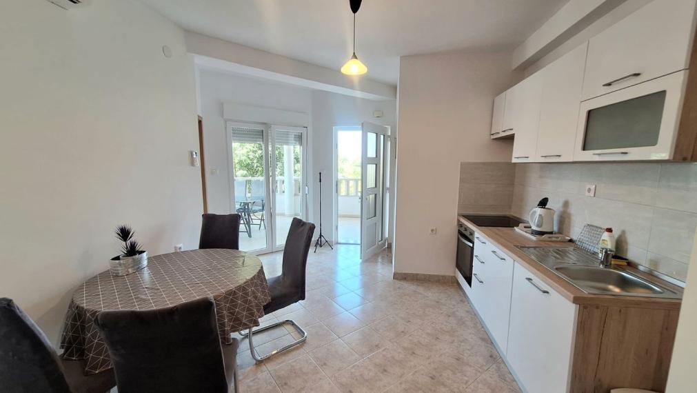 Dom v zátoke Lozica na predaj