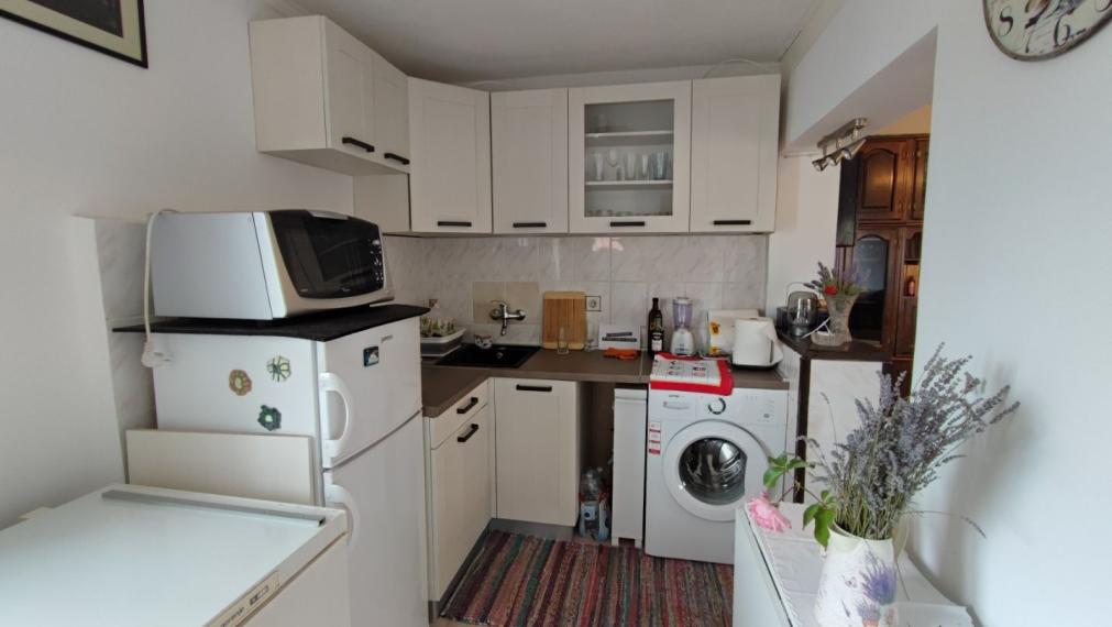 Dom s dvoma bytmi a záhradou, blízko mora, Sabunike-Nin, Zadar