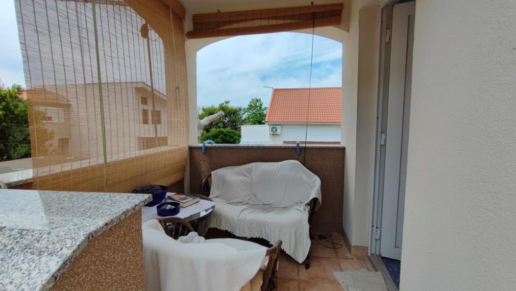 Dom s dvoma bytmi a záhradou, blízko mora, Sabunike-Nin, Zadar