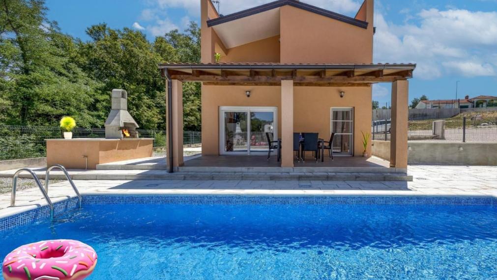 ISTRIA, TINJAN – Dvojdom s bazénom INVESTIČNÁ PRÍLEŽITOSŤ