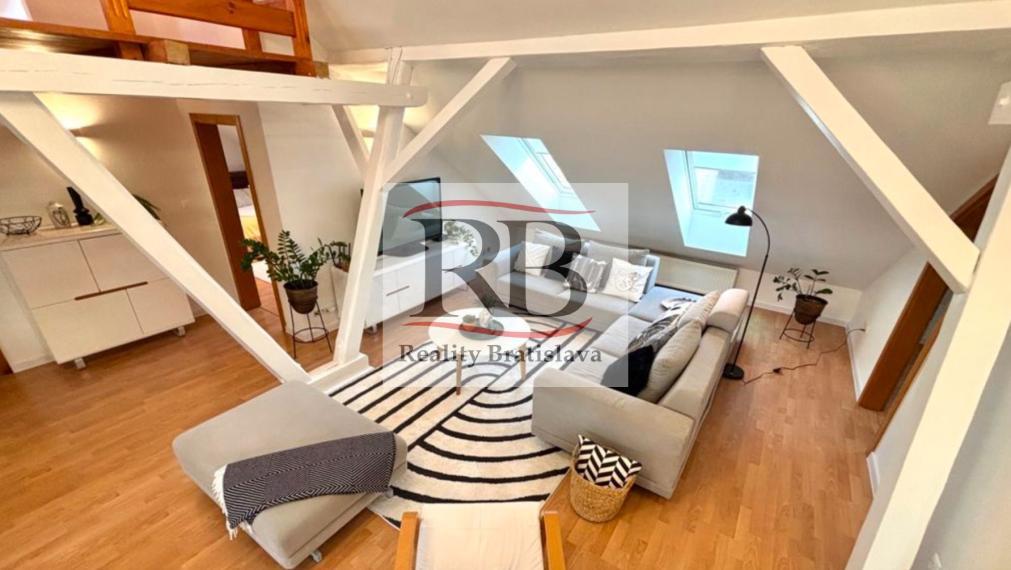 Veľkometrážny 4i byt v srdci Starého Mesta