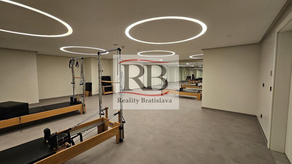 Na kľúč pripravené byty s výhľadom na more v bezpečnom komplexe v Istanbule, Maltepe