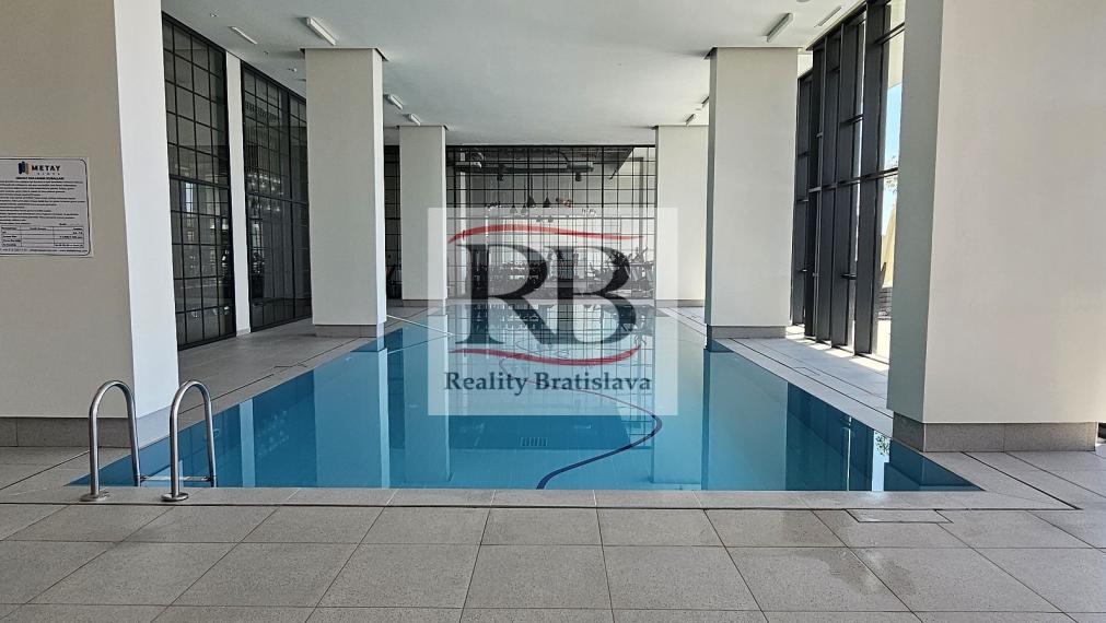 Na kľúč pripravené byty s výhľadom na more v bezpečnom komplexe v Istanbule, Maltepe