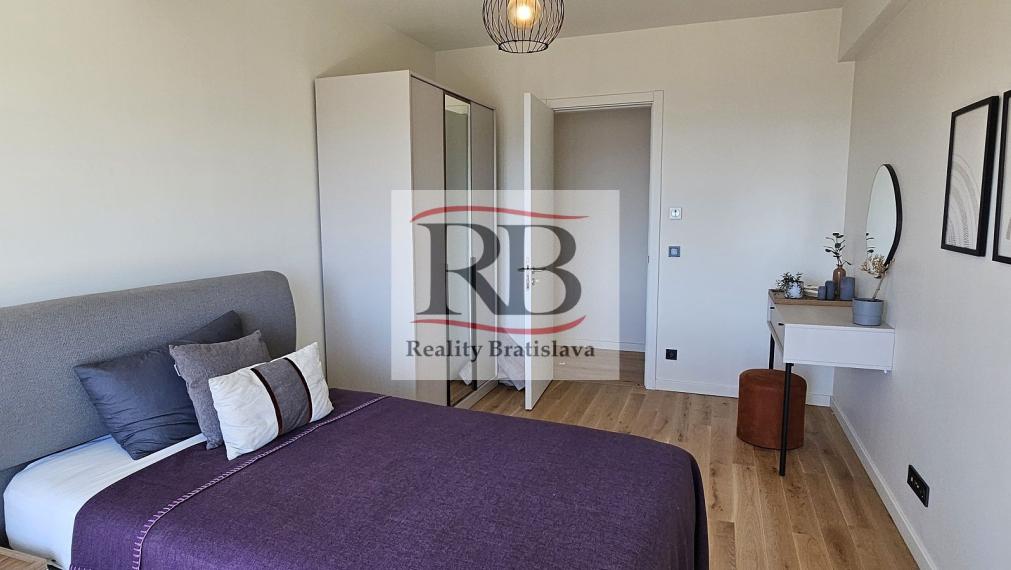 Na kľúč pripravené byty s výhľadom na more v bezpečnom komplexe v Istanbule, Maltepe