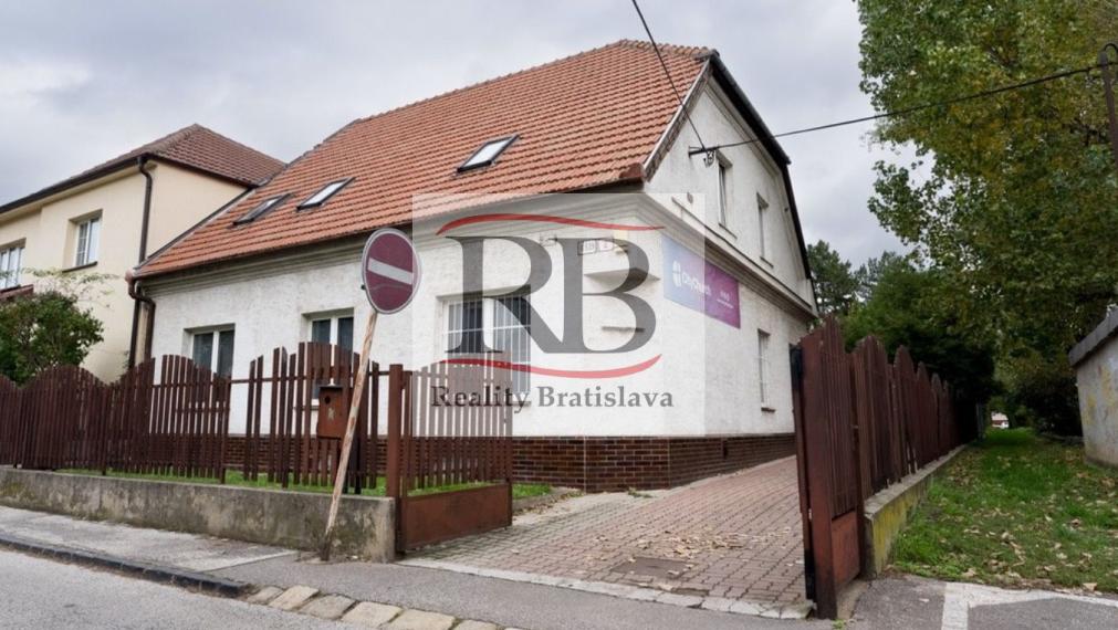 Investičná príležitosť - Rodinný dom blízko OC Vivo