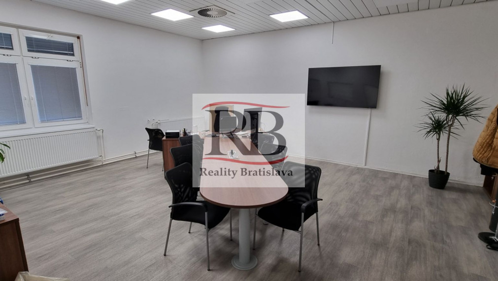 Prenájom výrobných a skladových hál od 1000 m2 Hodonín